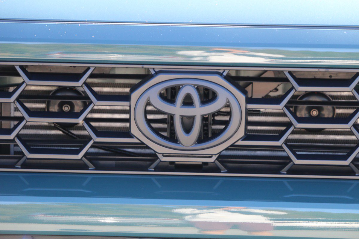 Used 2025 Toyota 4Runner TRD Off-Road image 12