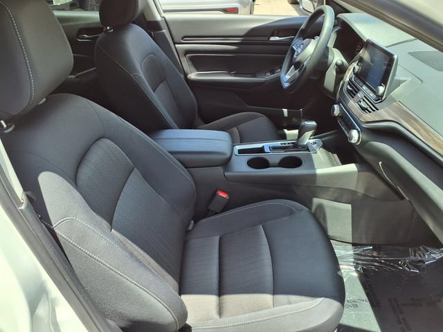 Used 2025 Nissan Altima 2.5 SV FWD image 24