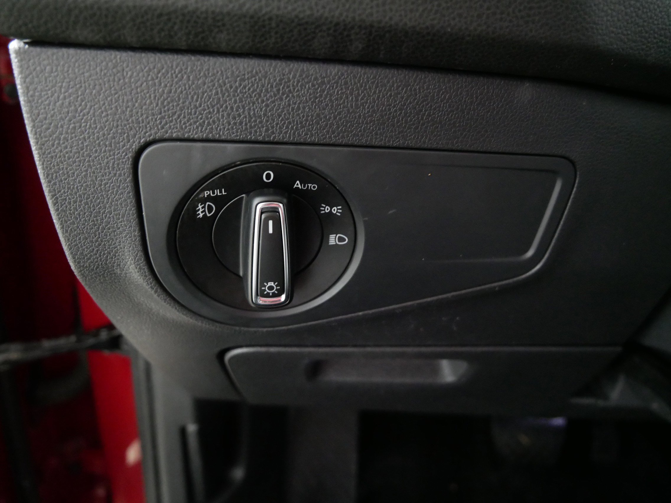 Used 2018 Volkswagen Tiguan SEL image 26