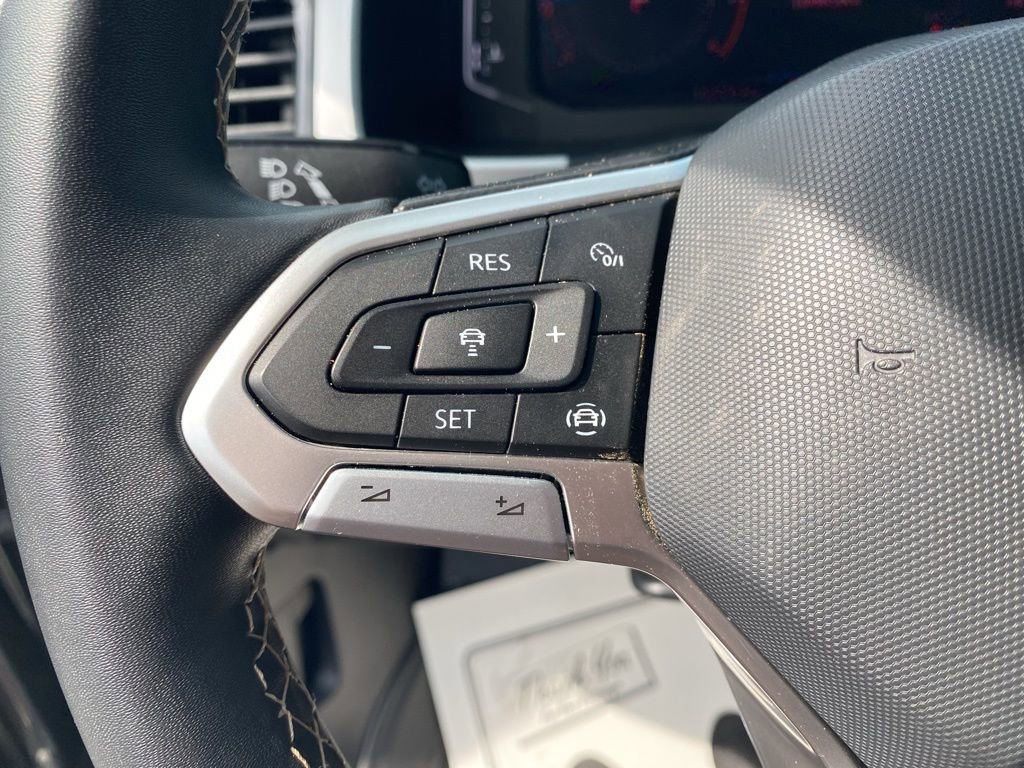 Used 2023 Volkswagen Atlas Cross Sport SE w/ Panoramic Sunroof Package image 17