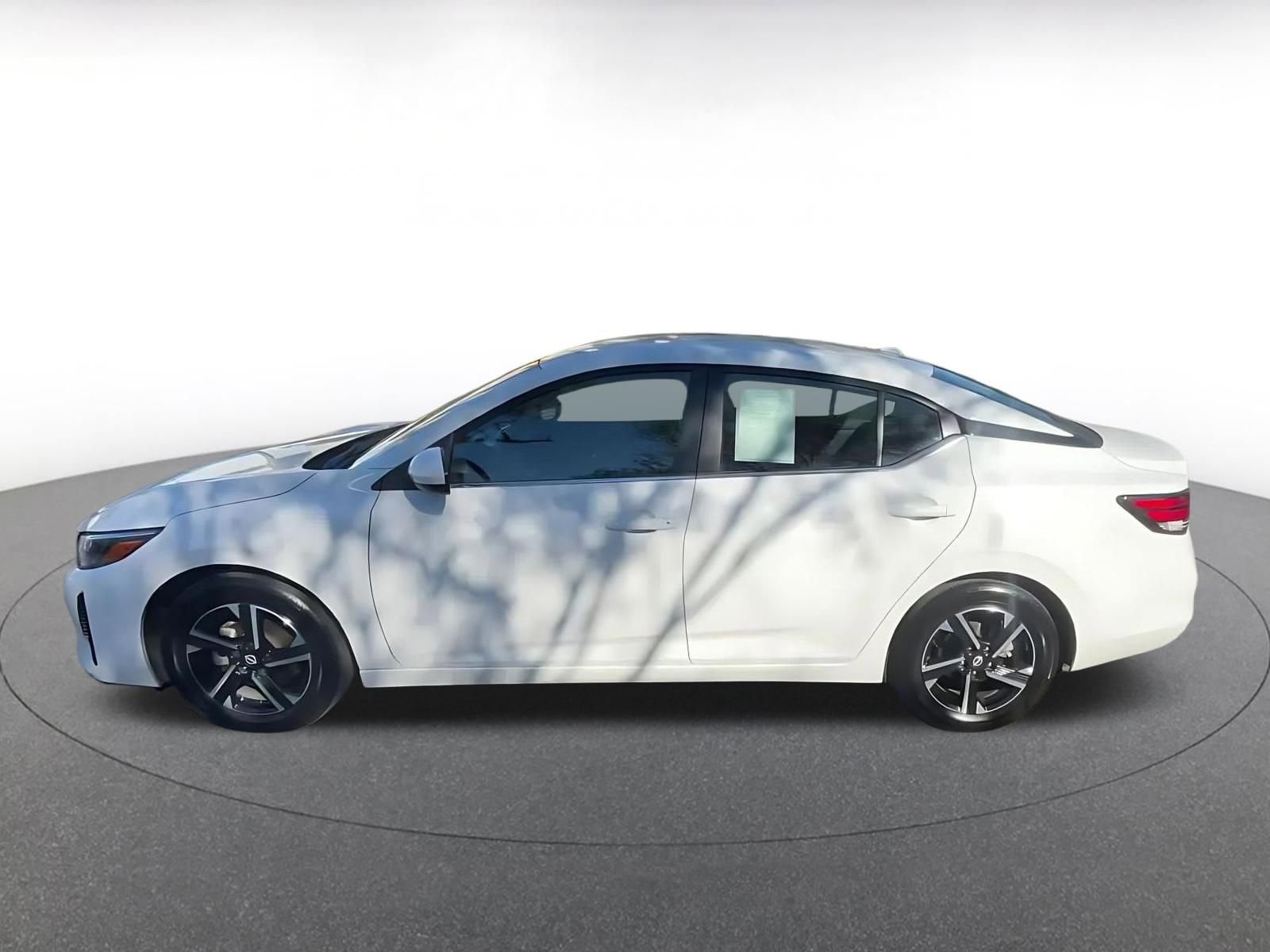 Used 2025 Nissan Sentra SV image 9