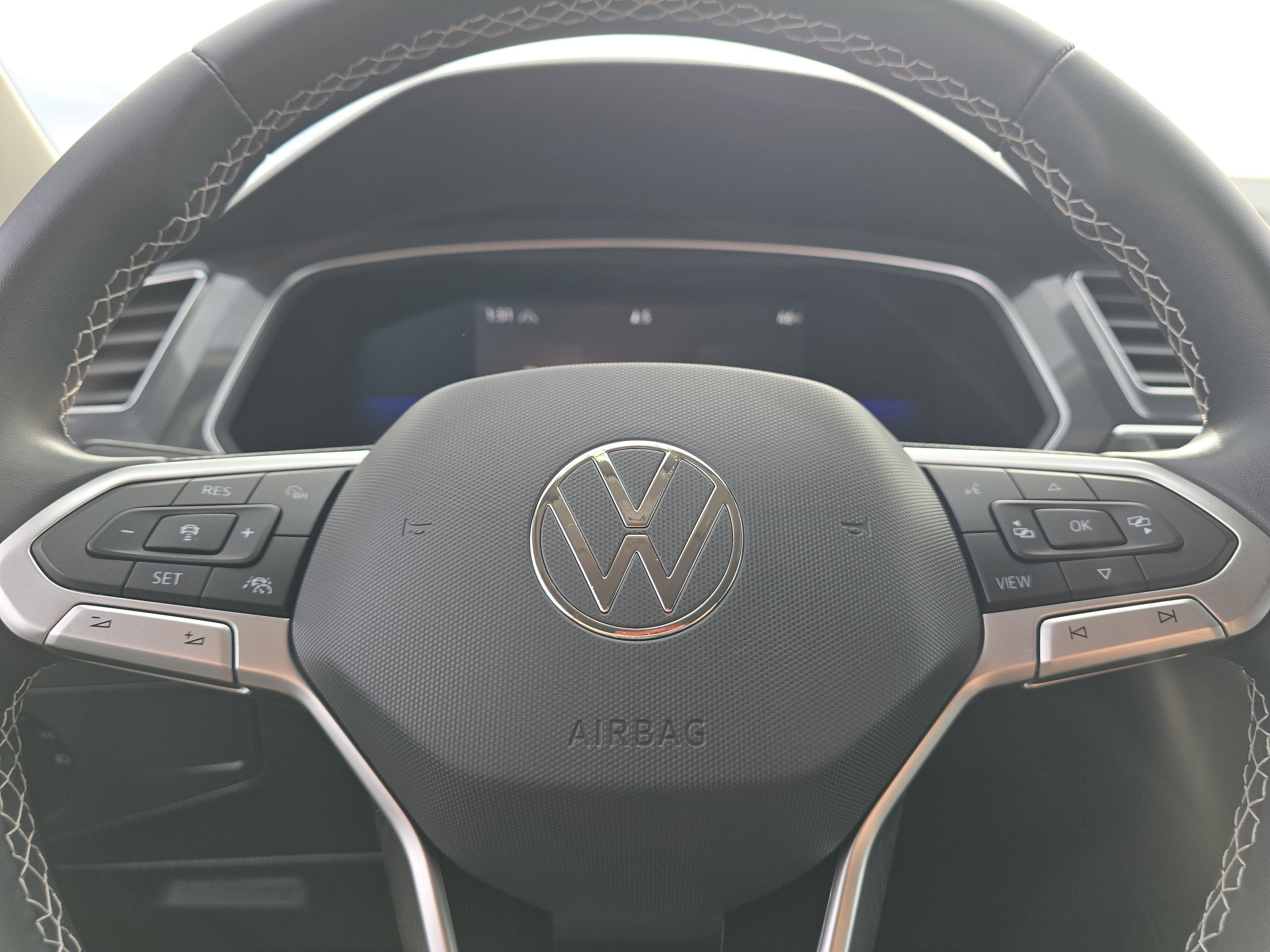 Certified 2022 Volkswagen Tiguan SE image 28