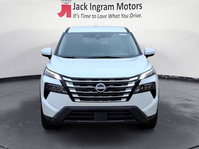 Certified 2026 Nissan Rogue SV FWD image 8