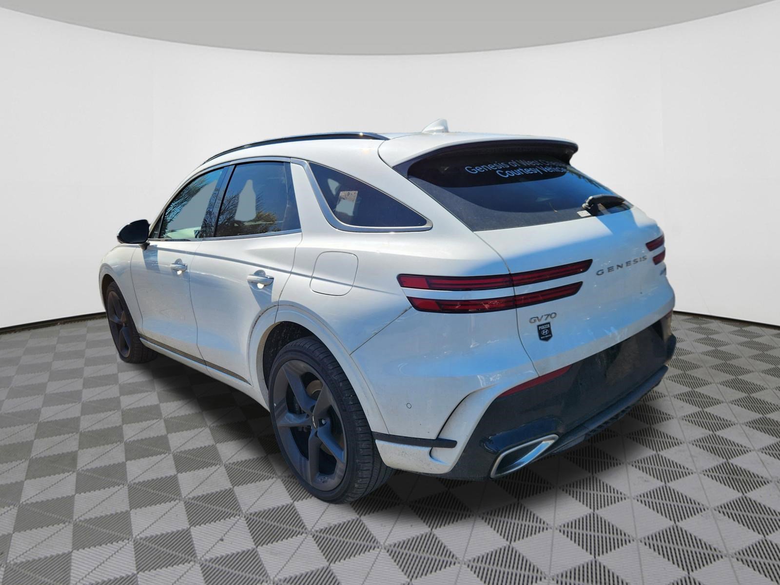 Used 2026 Genesis GV70 3.5T Sport Prestige image 3