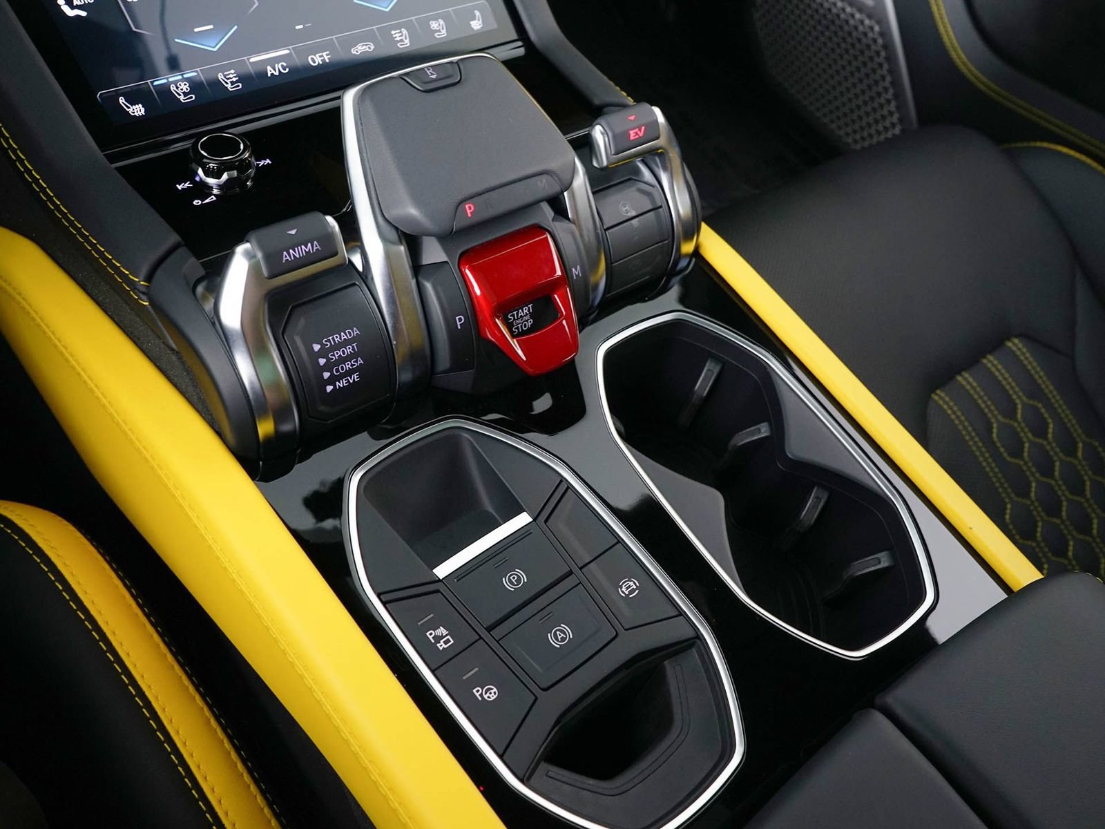 Used 2026 Lamborghini Urus S AWD/4WD image 31