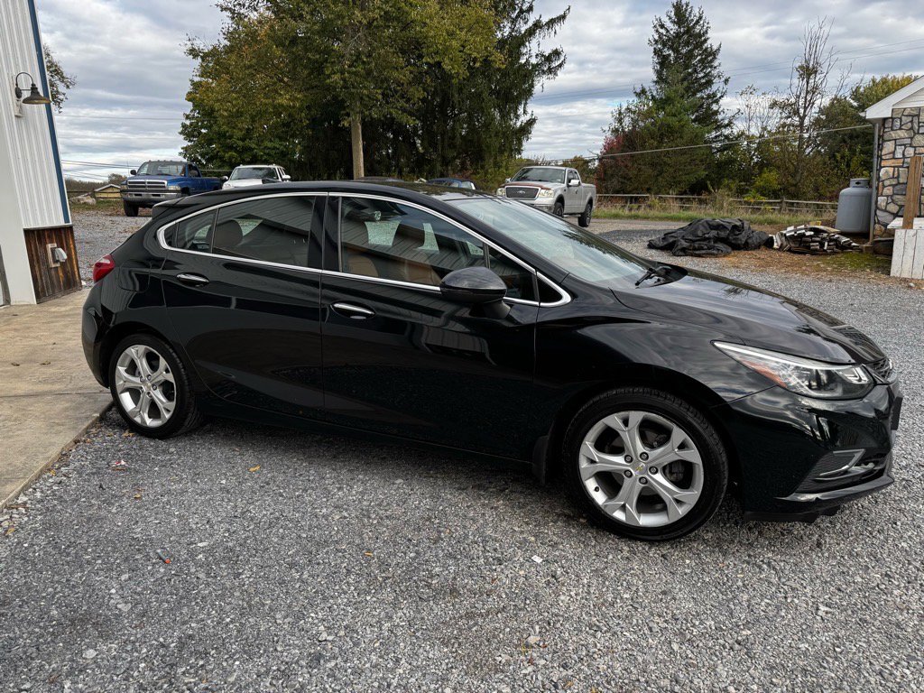 Used 2017 Chevrolet Cruze Premier image 4