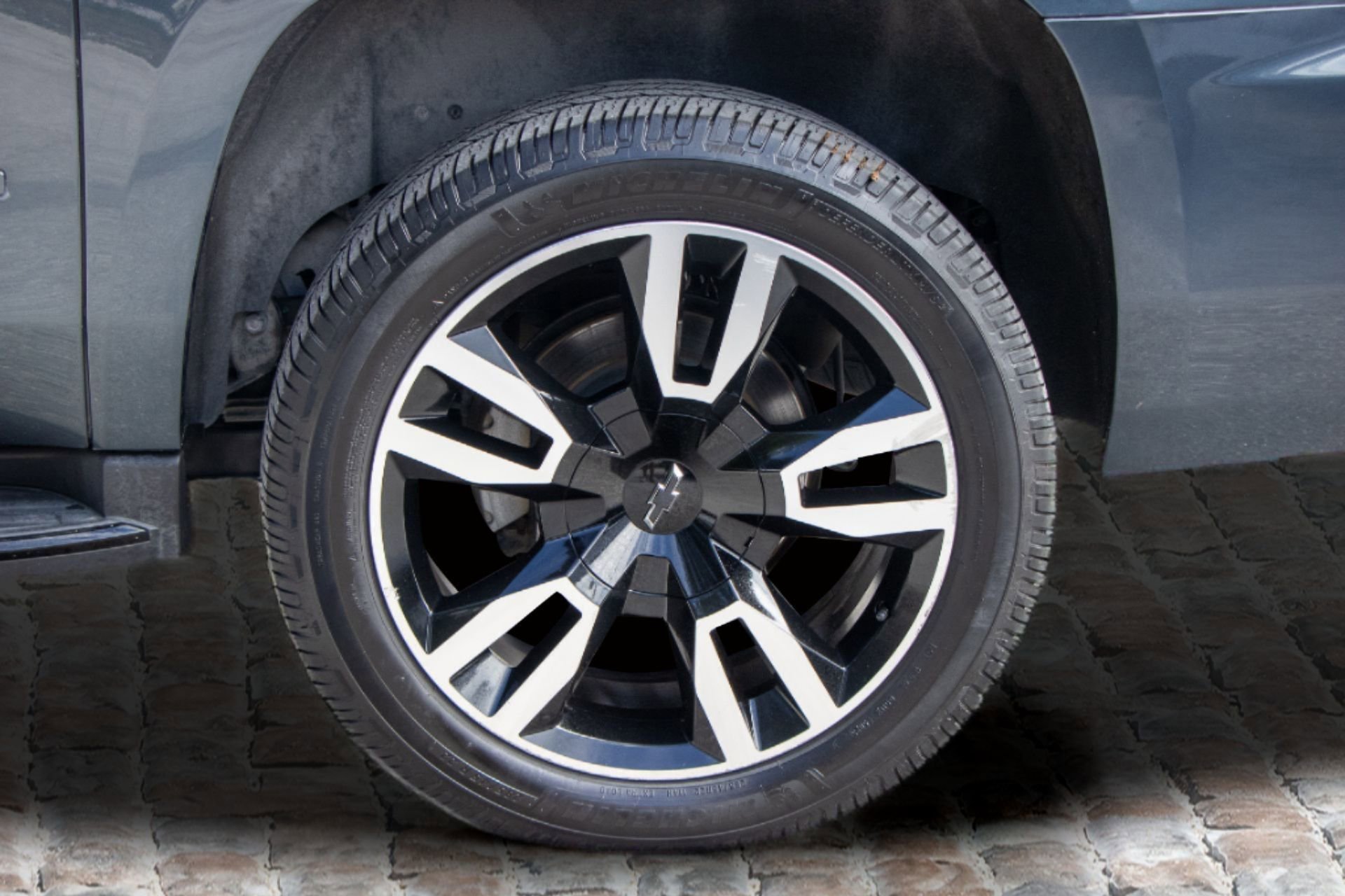 Used 2019 Chevrolet Suburban Premier w/ RST 6.2L Performance Edition image 37