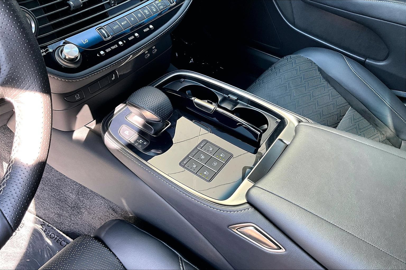 Used 2023 Lexus LS 500 F Sport w/ Cold Weather Package (CK) RWD image 17