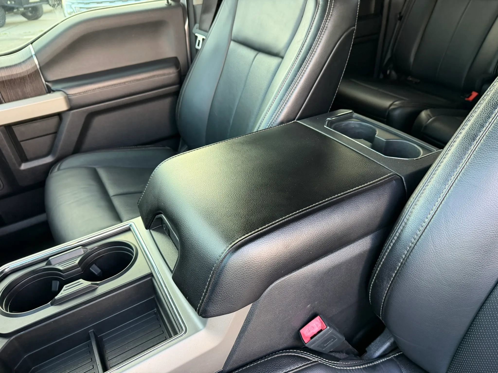 Used 2020 Ford F250 Lariat w/ Lariat Ultimate Package AWD/4WD image 16