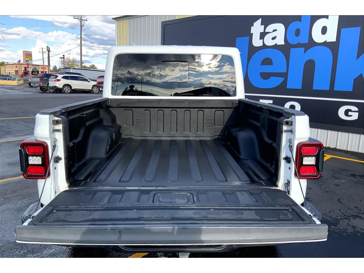 Used 2021 Jeep Gladiator Mojave AWD/4WD image 11
