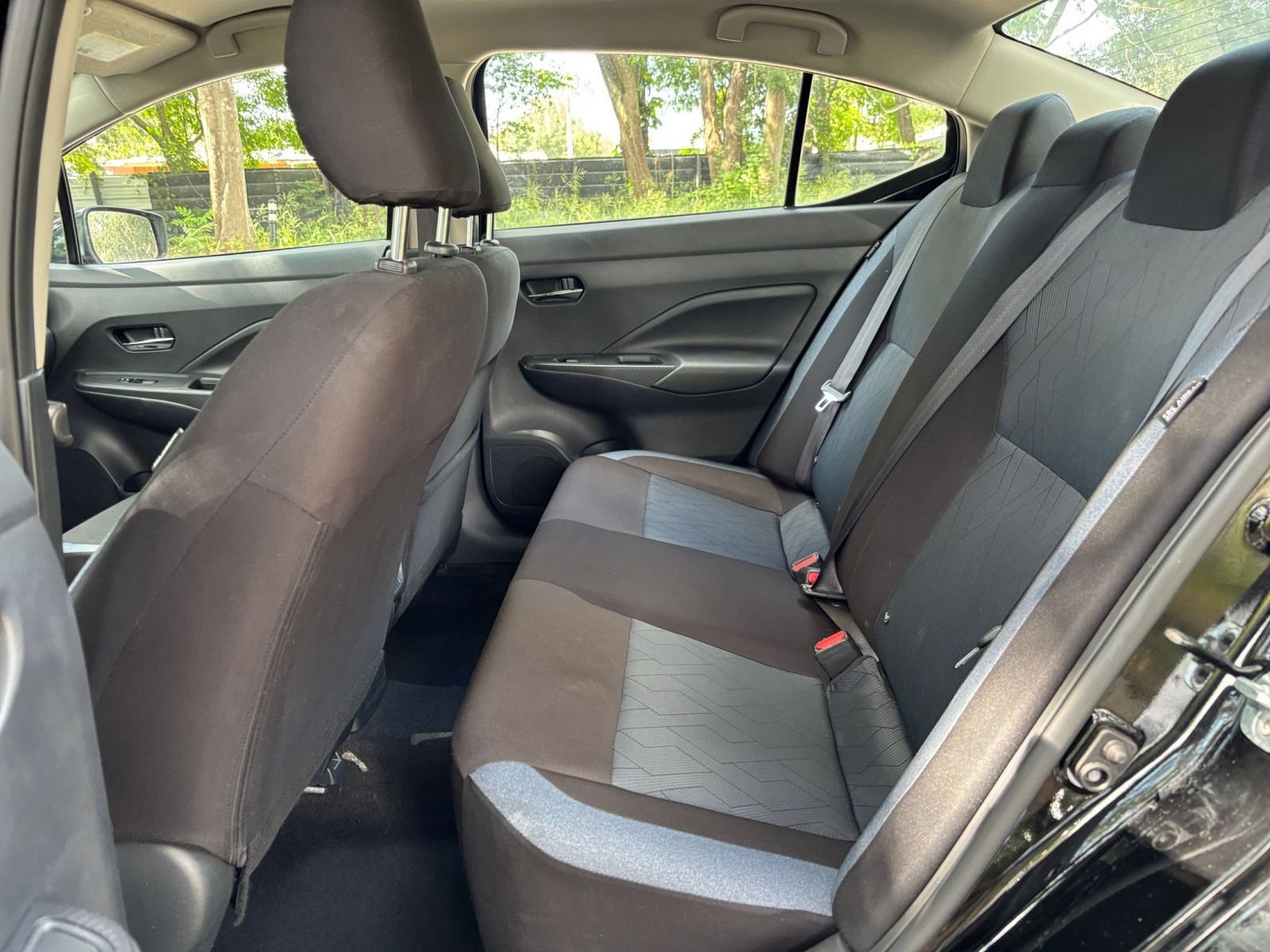 Used 2025 Nissan Versa SV FWD image 37