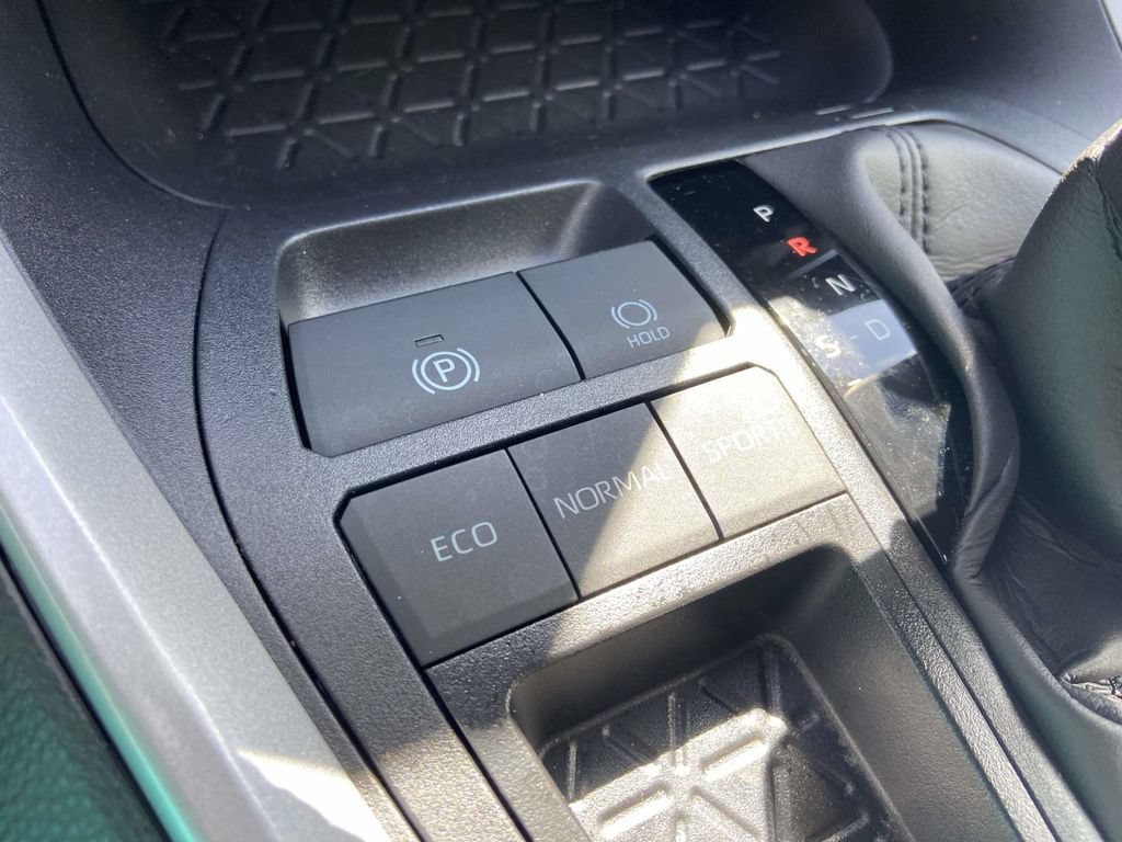 Used 2025 Toyota RAV4 LE FWD image 23
