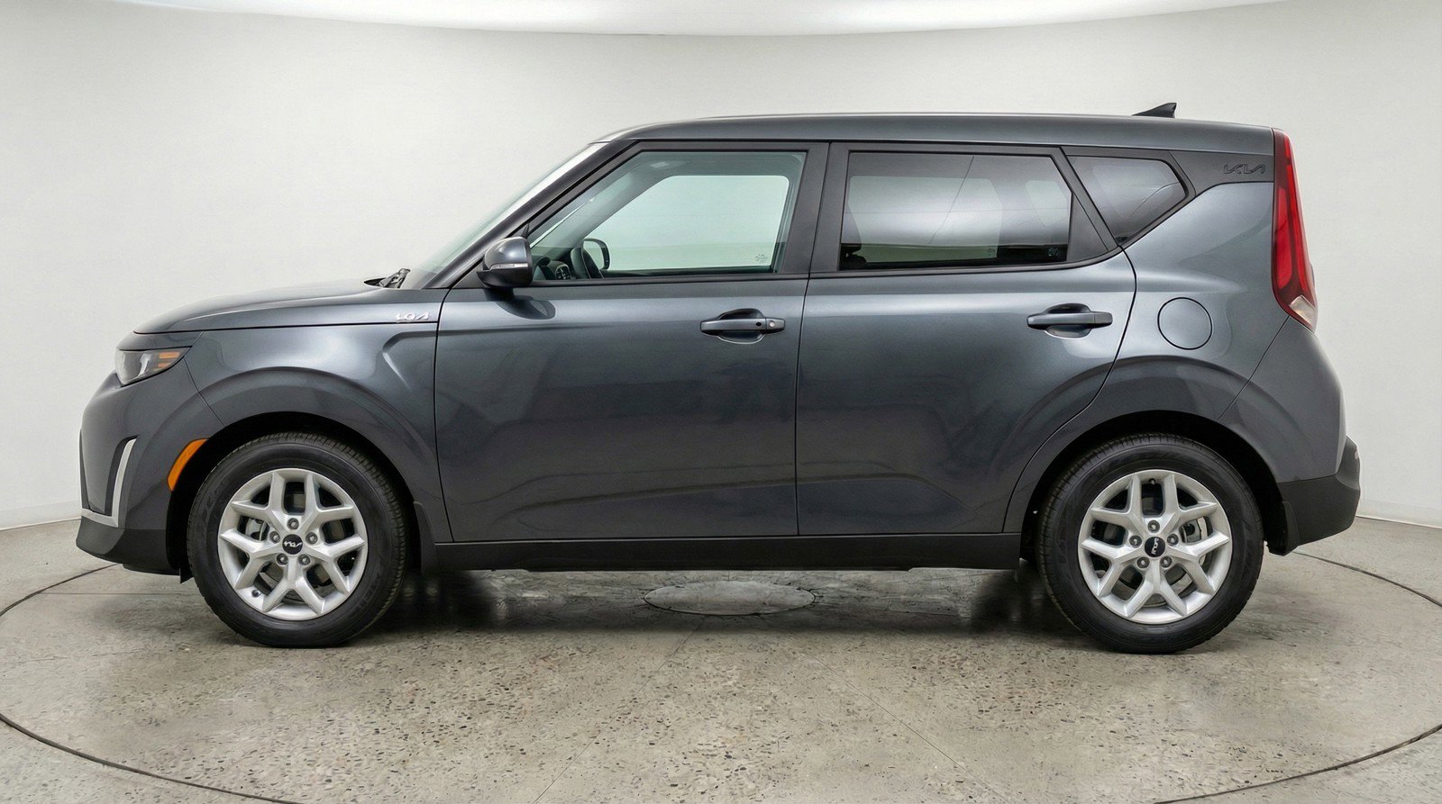 Used 2025 Kia Soul LX w/ LX Technology Package image 5