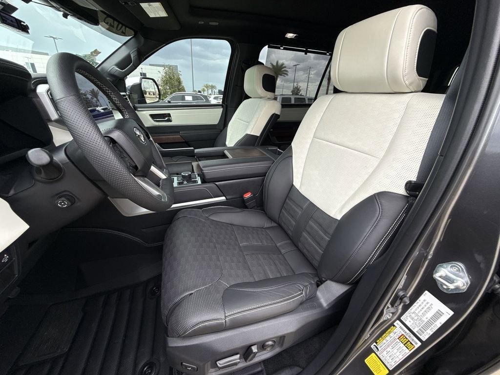 Used 2025 Toyota Sequoia Capstone image 30