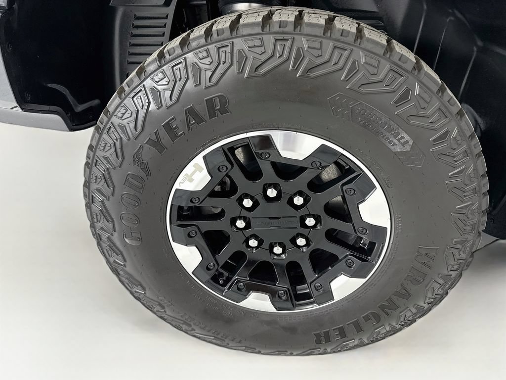 Used 2024 GMC Hummer EV 3X w/ Extreme Off-Road Package AWD/4WD image 32