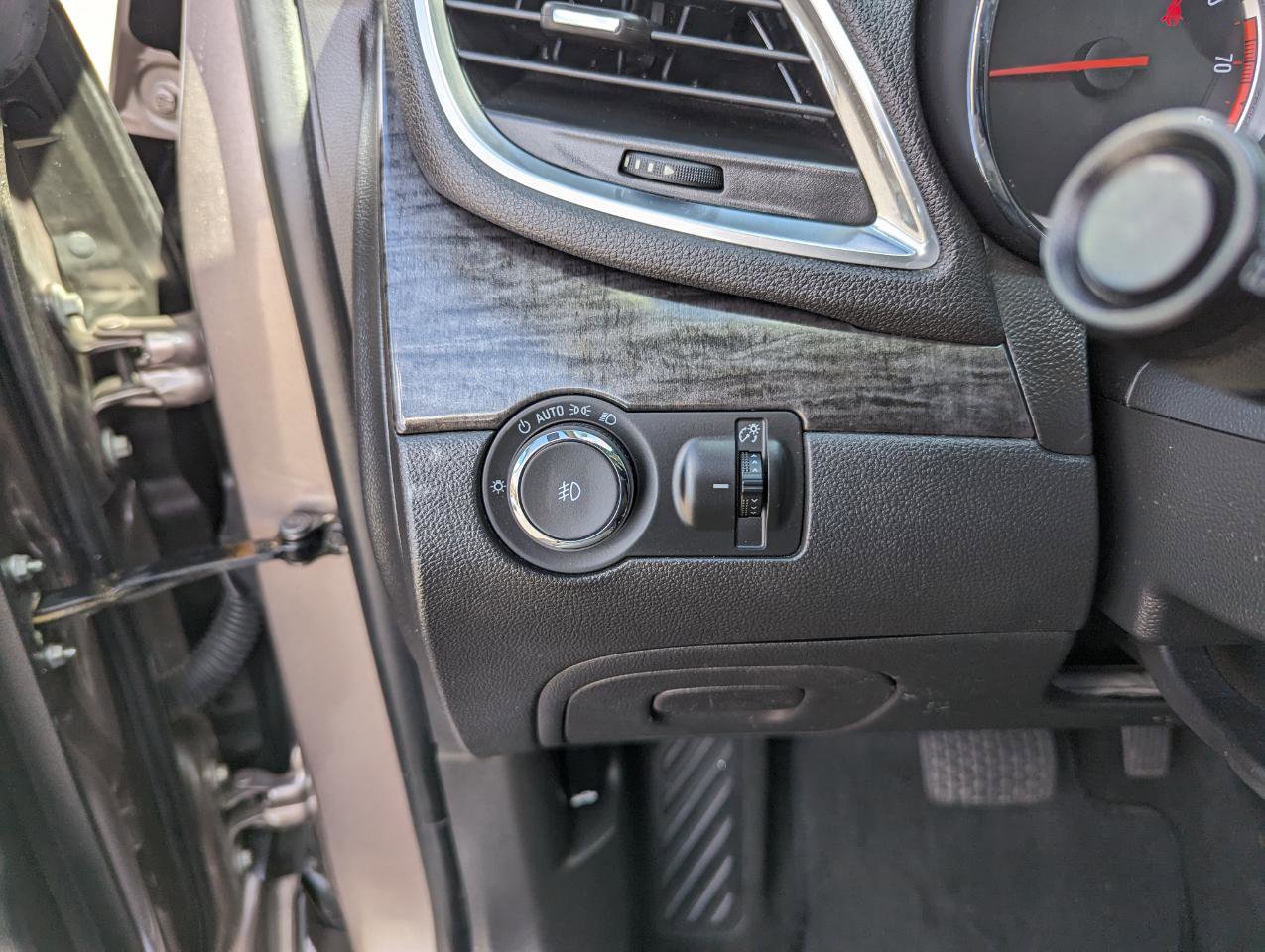 Used 2015 Buick Encore Convenience image 14