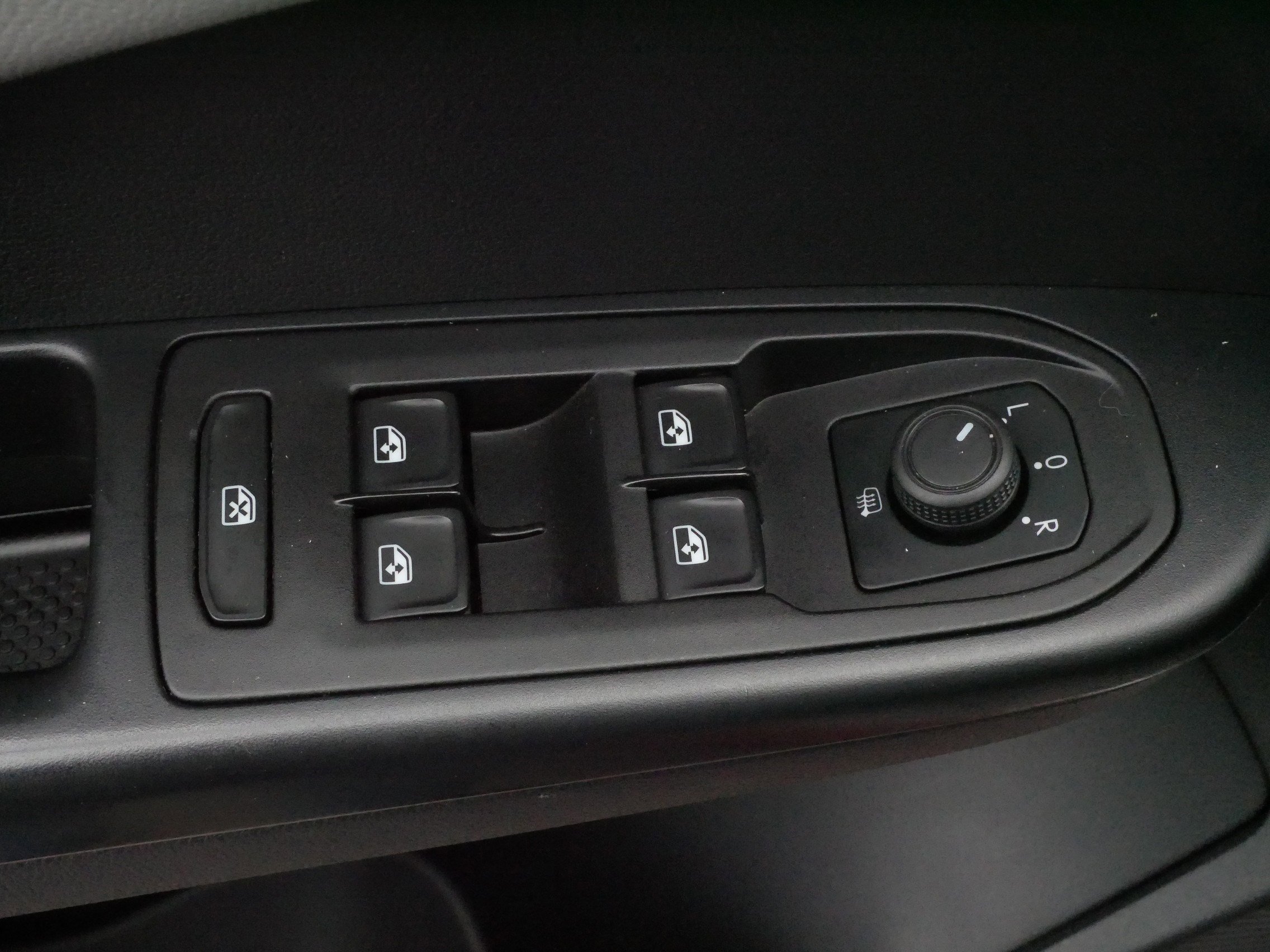 Used 2022 Volkswagen Taos SE image 19