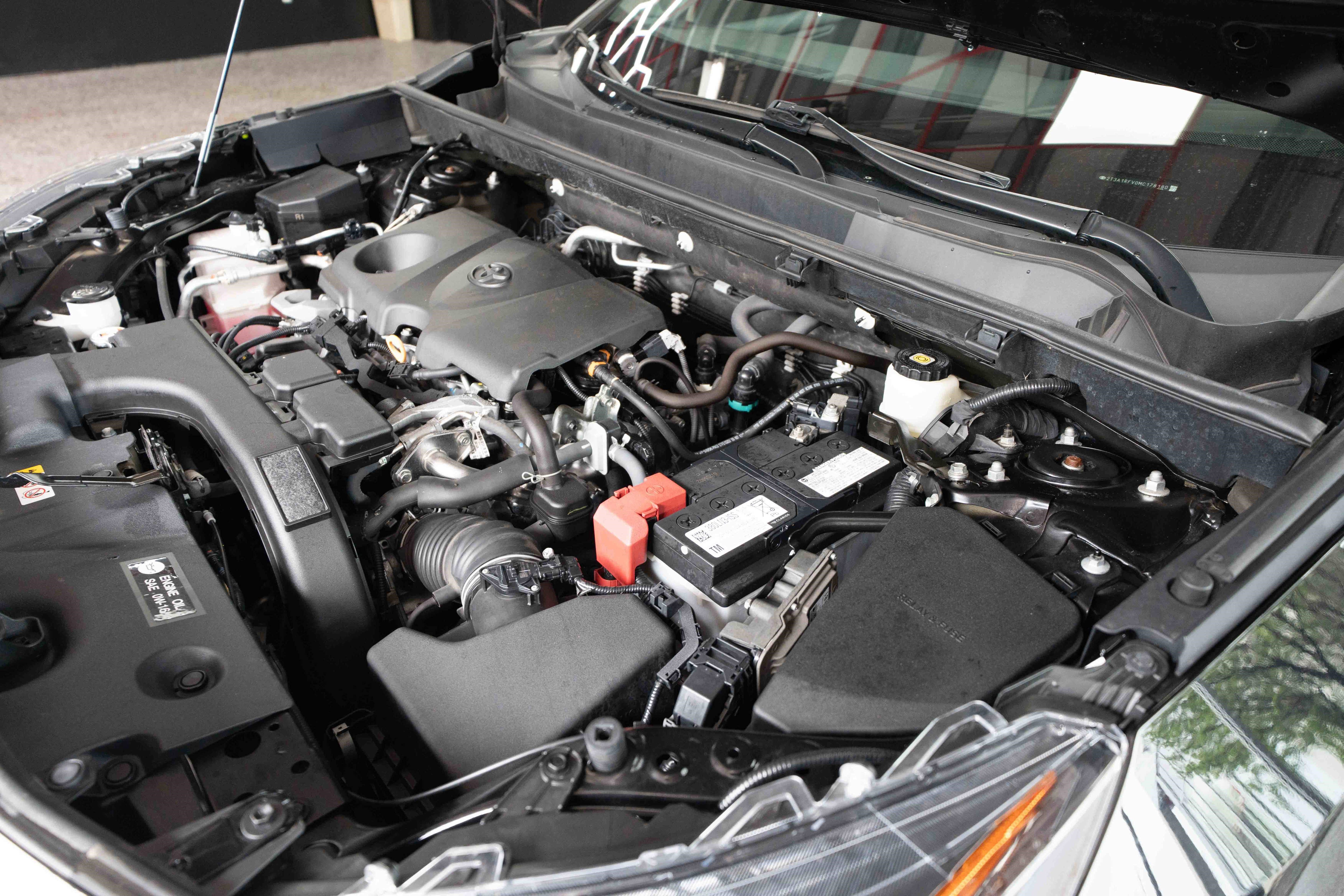 Used 2021 Toyota RAV4 XLE Premium image 34