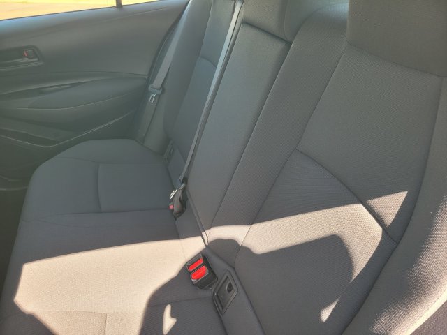 Used 2022 Toyota Corolla LE FWD image 15