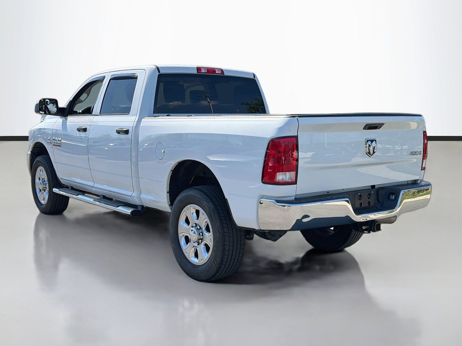 Used 2017 RAM 3500 Tradesman w/ Chrome Appearance Group AWD/4WD image 7