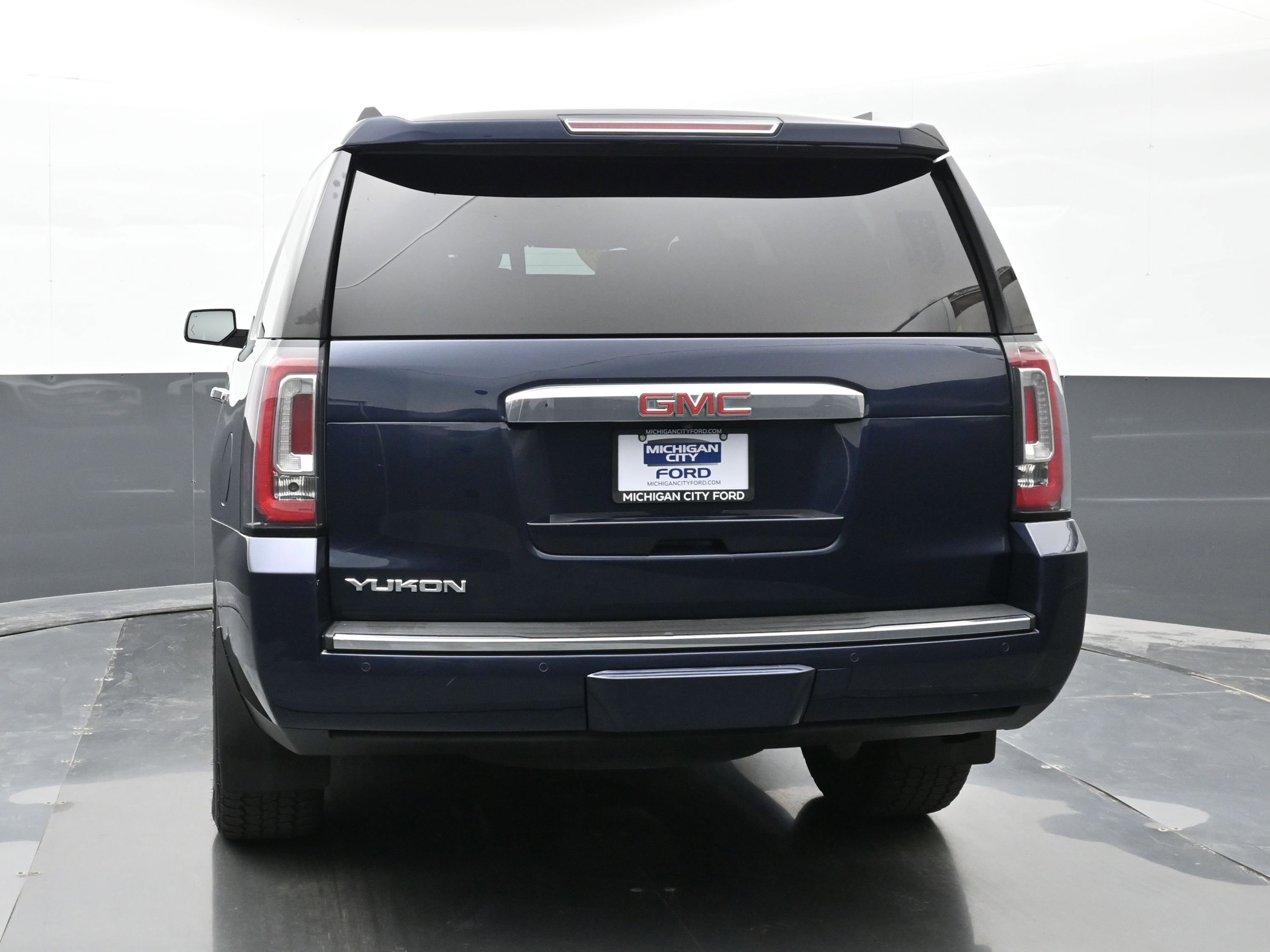Used 2020 GMC Yukon Denali w/ Open Road Package AWD/4WD image 2