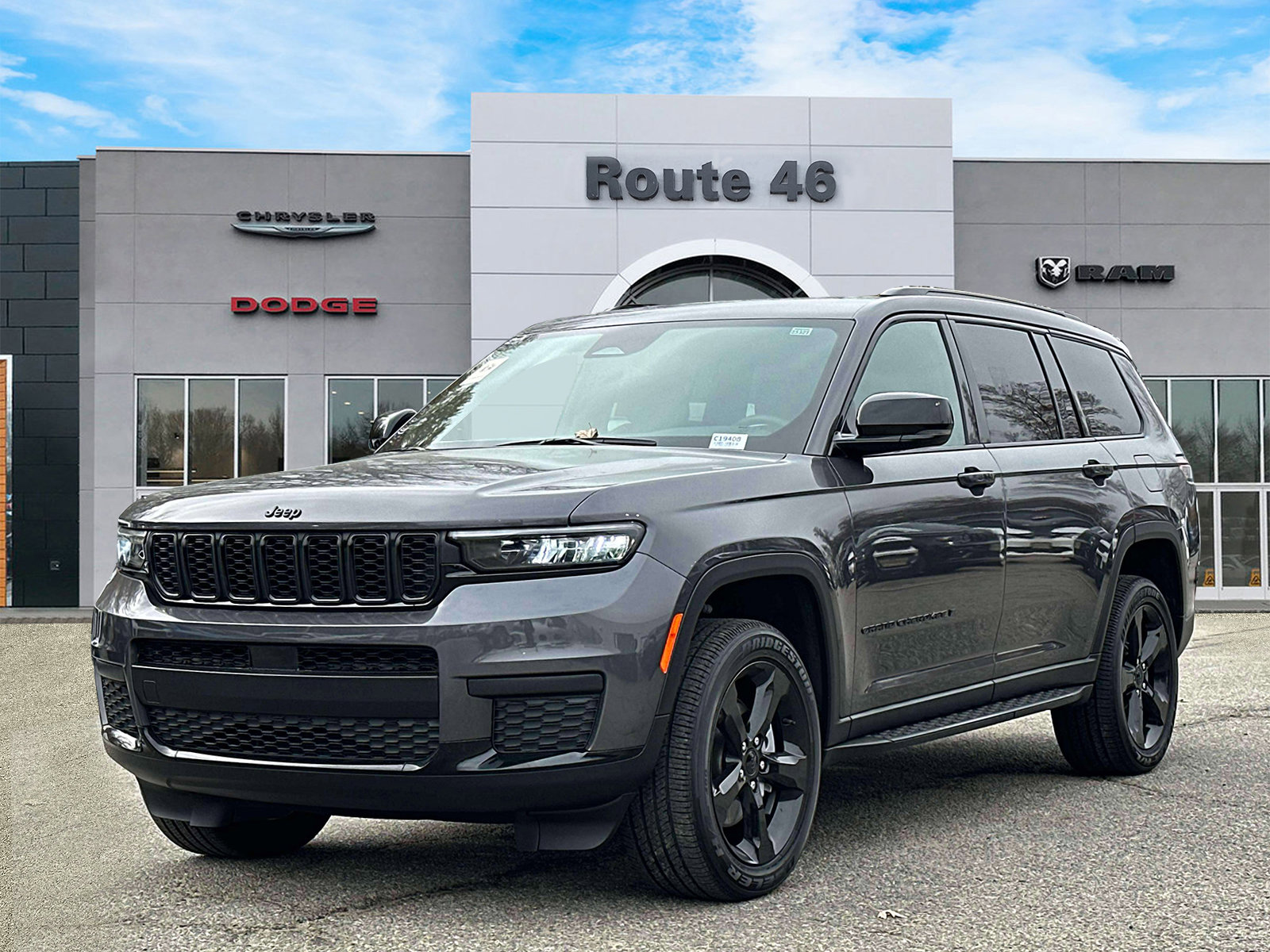 Used 2024 Jeep Grand Cherokee L Altitude image 2