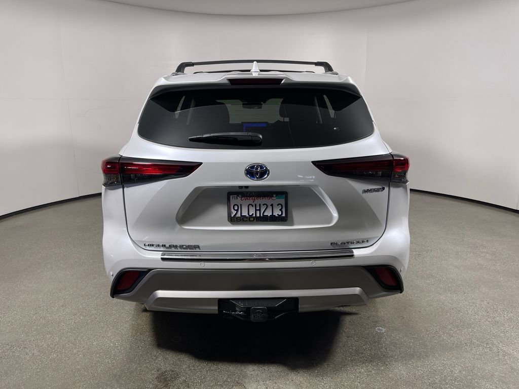 Used 2024 Toyota Highlander Platinum AWD/4WD image 4