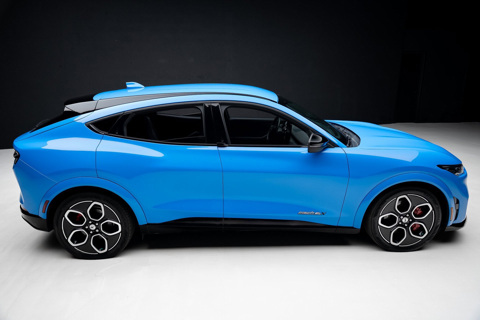 Used 2021 Ford Mustang Mach-E GT image 32