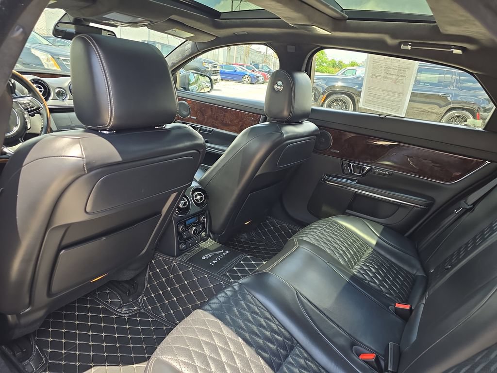 Used 2017 Jaguar XJ L Portfolio AWD/4WD image 10