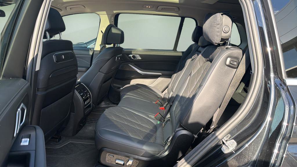 Used 2024 BMW X7 xDrive40i w/ Climate Comfort Package image 14