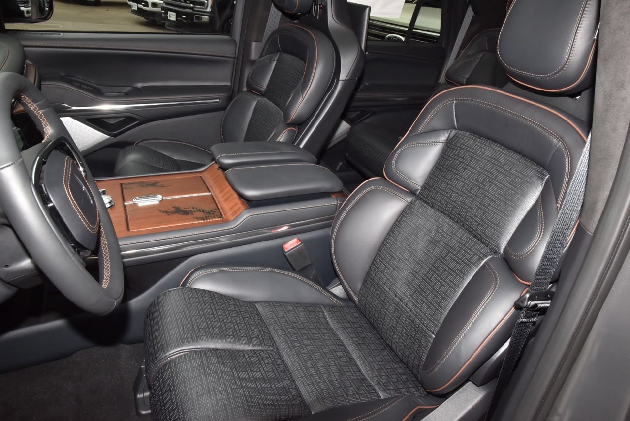 New 2026 Lincoln Navigator Black Label AWD/4WD image 38