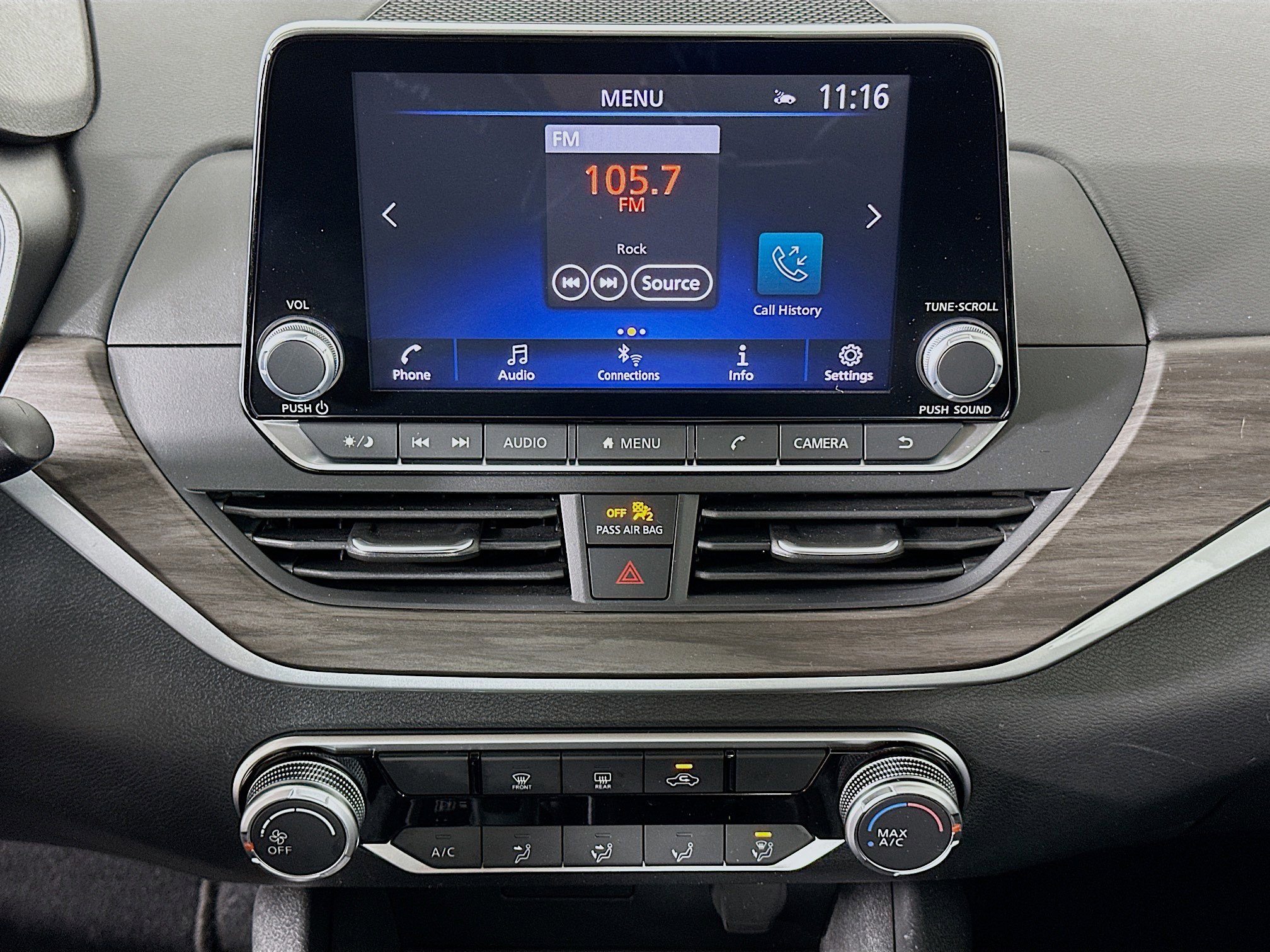 Used 2025 Nissan Altima 2.5 SV image 23