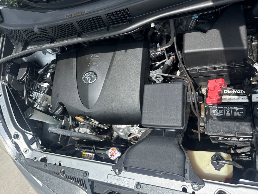 Used 2020 Toyota Sienna XLE FWD image 35