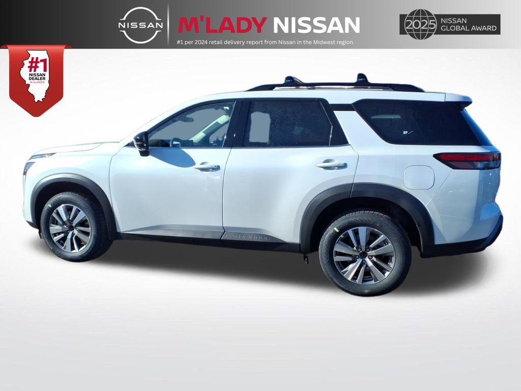 New 2026 Nissan Pathfinder SL image 4