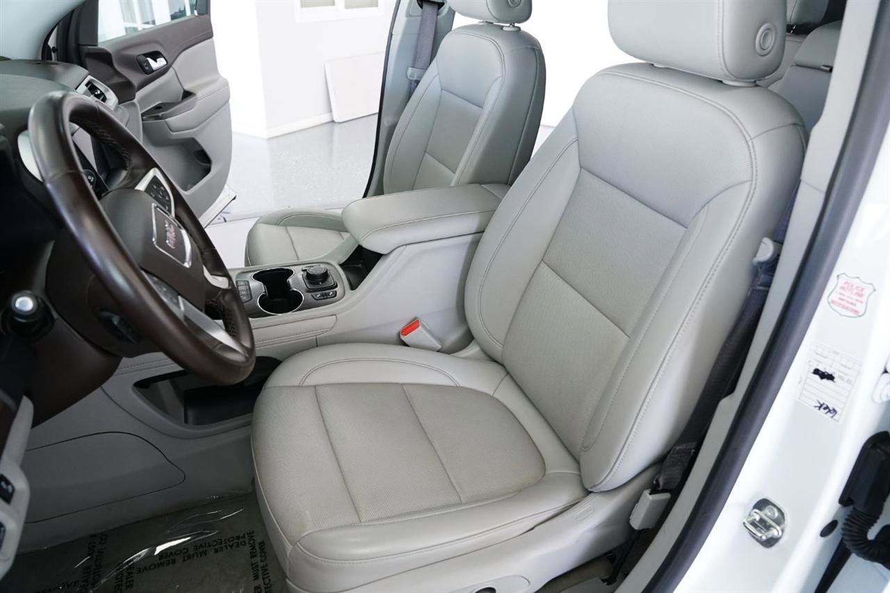 Used 2023 GMC Acadia SLT image 13