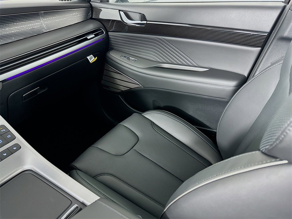 Used 2024 Hyundai Palisade Calligraphy image 25