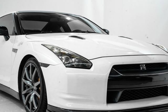 Used 2009 Nissan GT-R Premium image 14