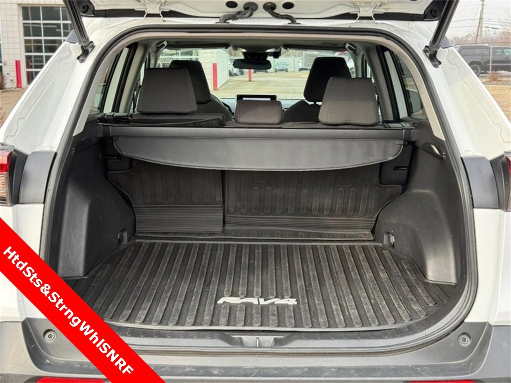 Used 2023 Toyota RAV4 XLE w/ Convenience Package image 9