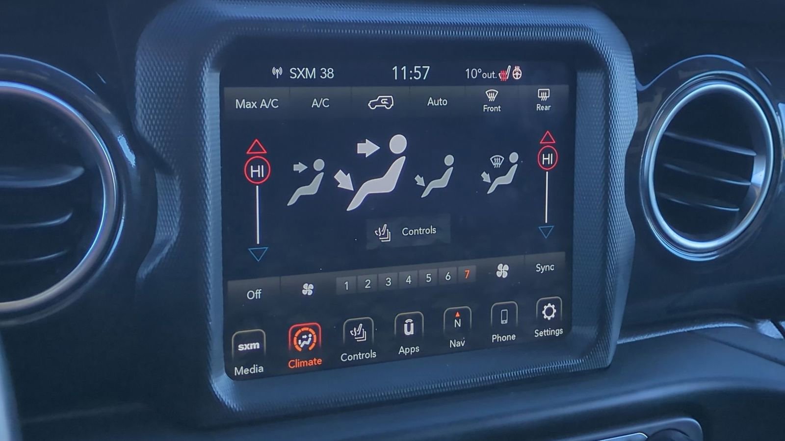 Used 2021 Jeep Wrangler Unlimited Sahara image 32