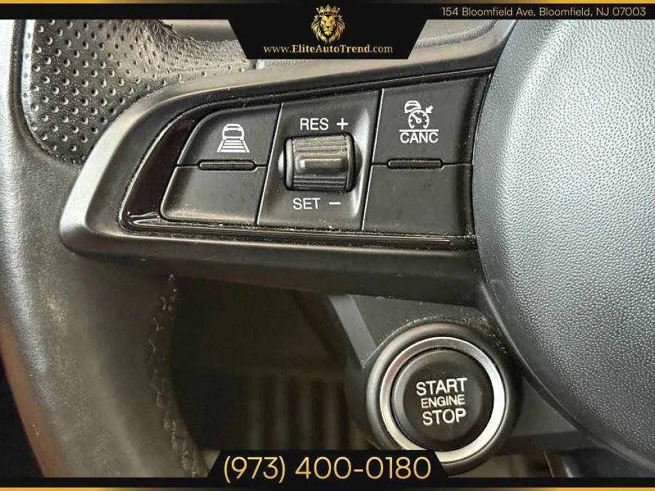 Used 2022 Alfa Romeo Giulia Veloce image 12