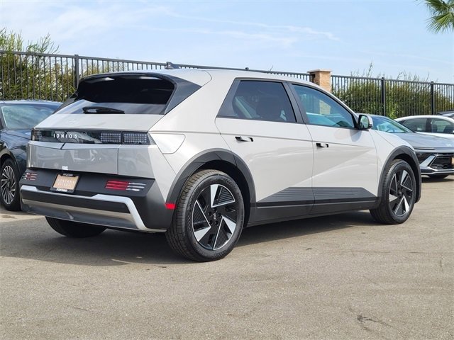 New 2026 Hyundai Ioniq 5 SE image 2