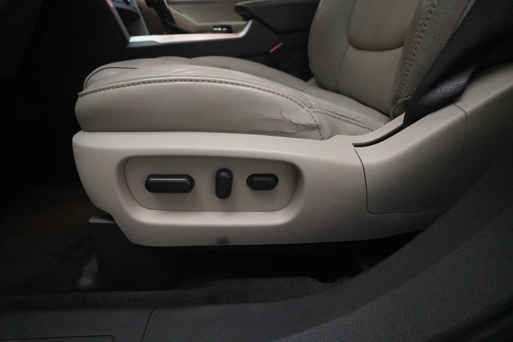 Used 2011 Ford Explorer XLT w/ 202A Rapid Spec Order Code AWD/4WD image 30
