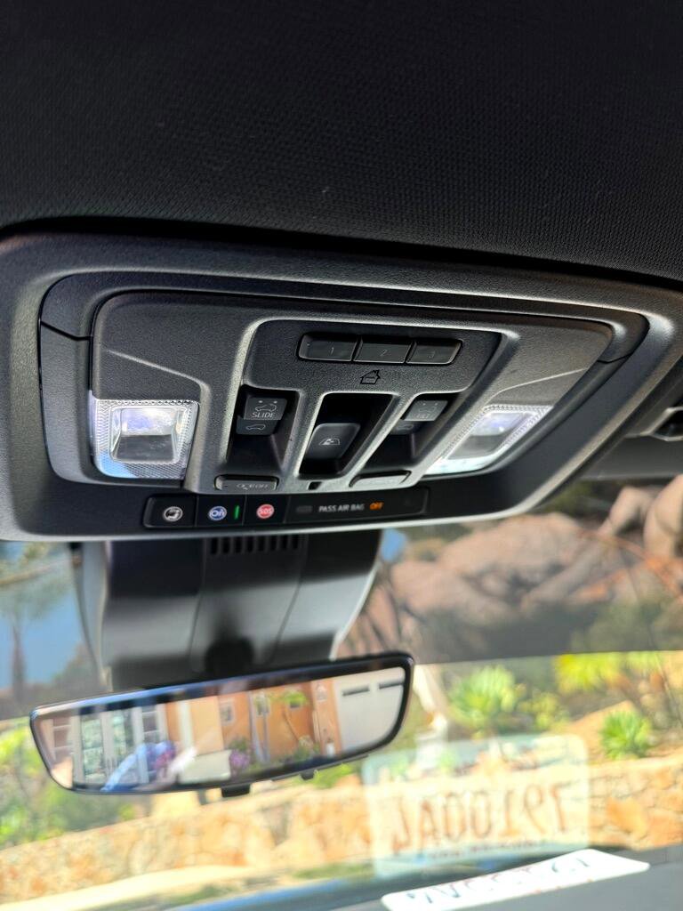 Used 2024 GMC Sierra 1500 AT4 w/ Technology Package image 17