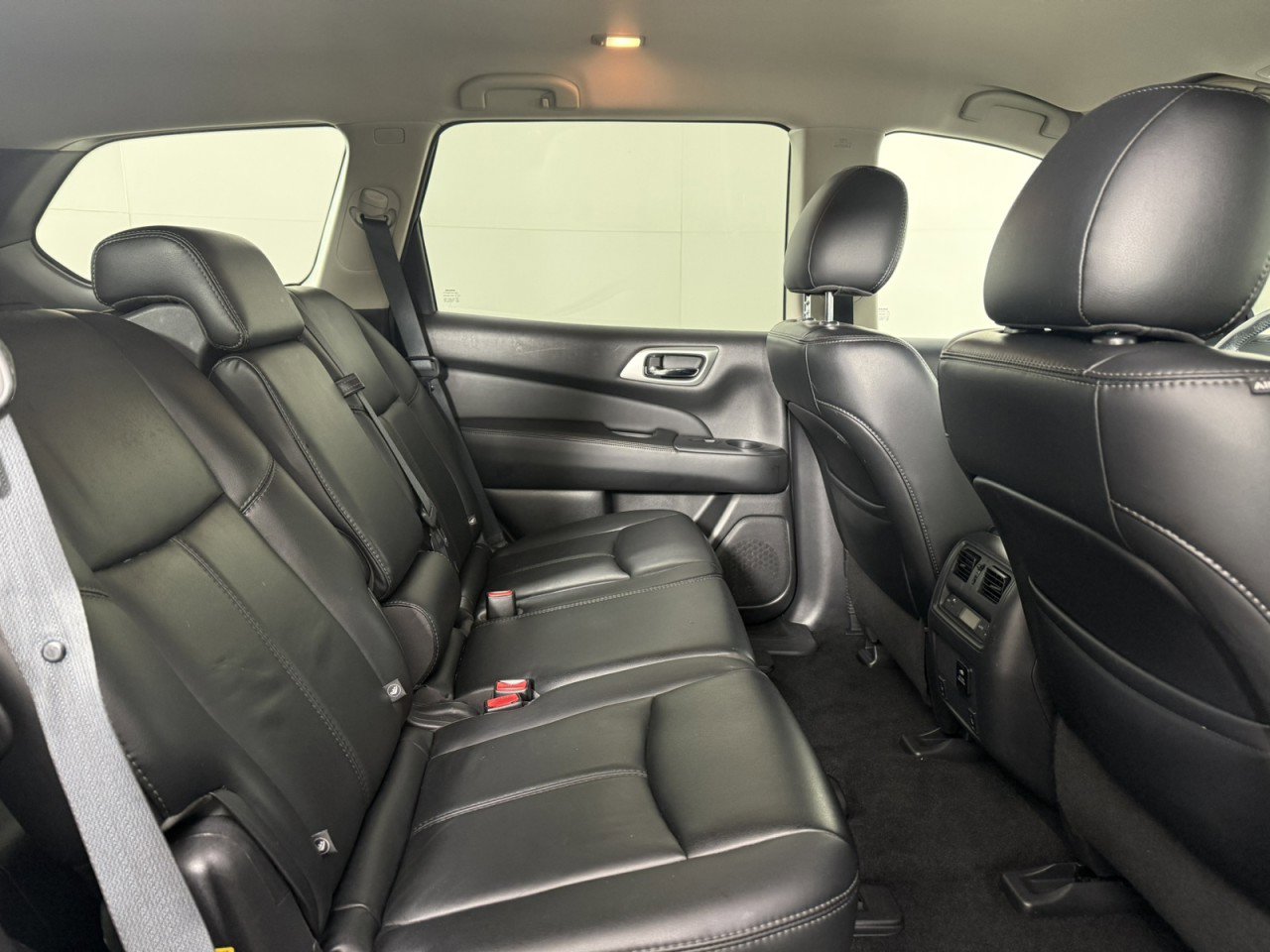 Used 2016 Nissan Pathfinder SL AWD/4WD image 13