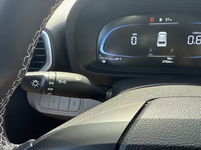 Certified 2023 Hyundai Venue SEL image 31