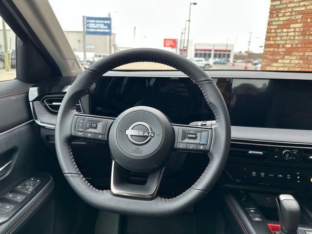 New 2025 Nissan Kicks SR image 17