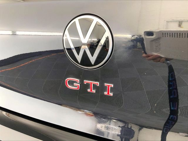 Used 2024 Volkswagen GTI SE FWD image 18