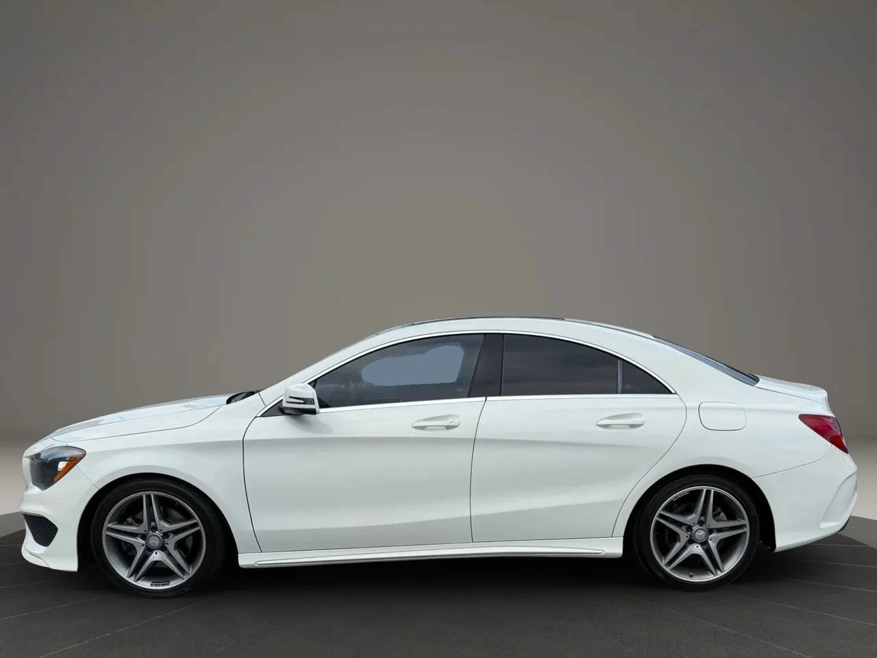 Used 2014 Mercedes-Benz CLA 250 w/ Sport Package image 5
