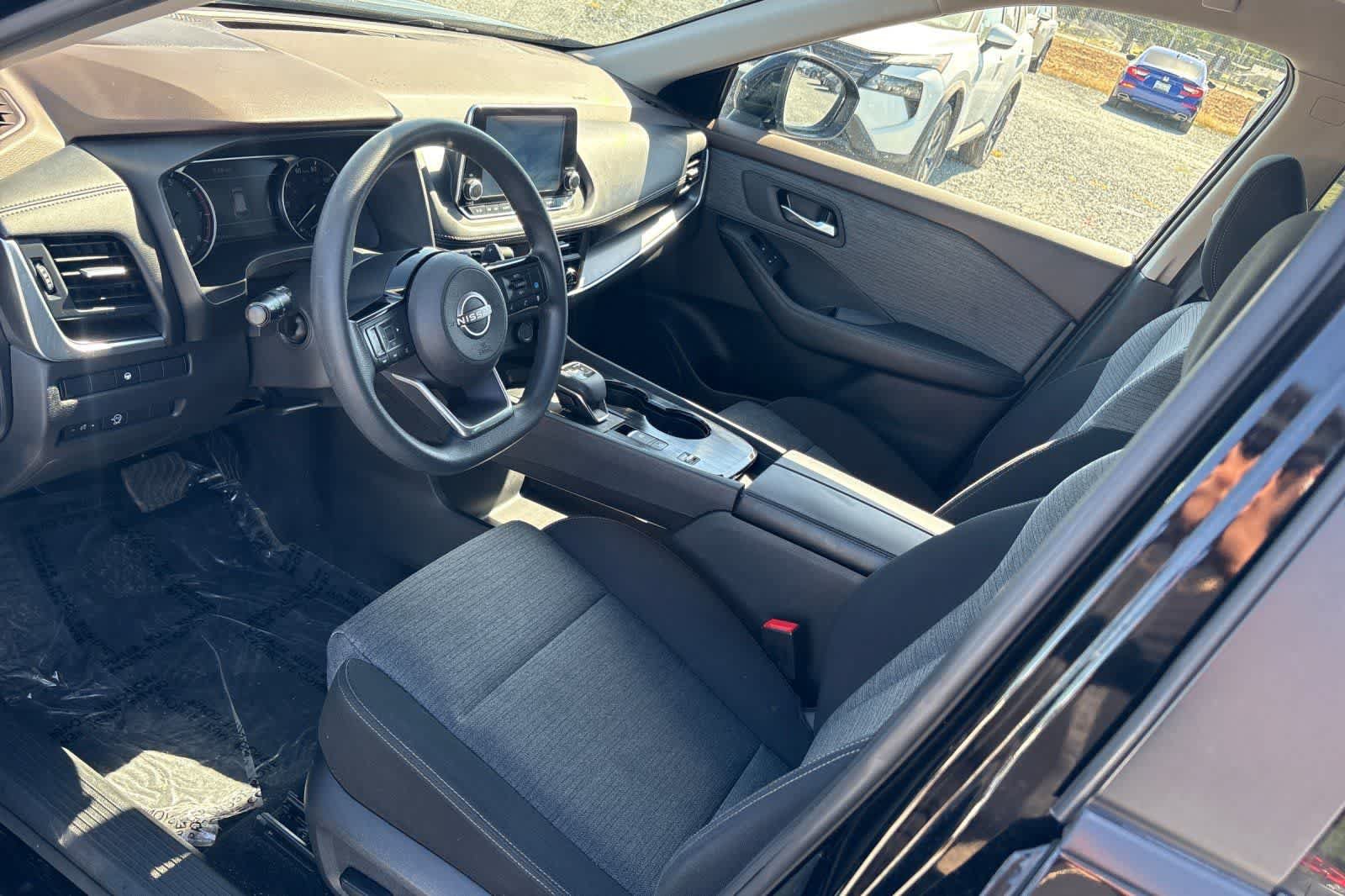 Certified 2023 Nissan Rogue SV FWD image 14