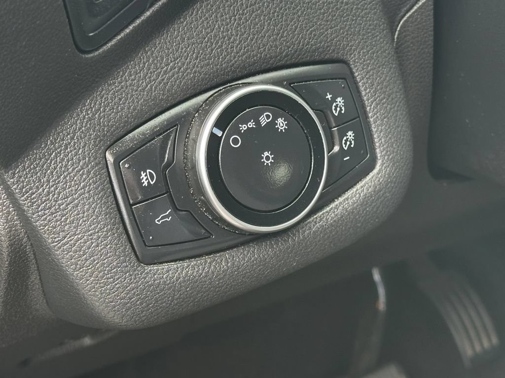 Used 2017 Ford Escape SE FWD image 21